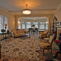 Wellington Inn - This is a photo of the living room inside the Wellington Inn in Traverse City.