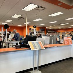 2nd & Charles - Trade in counter