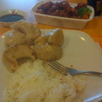 Golden Kitchen - Fresh made potstickers, Gen Tao (in back) - Chinese Near Me - Mundelein, Illinois Golden Kitchen - Fresh made potstickers, Gen Tao (in back) - Chinese Near Me - Mundelein, Illinois