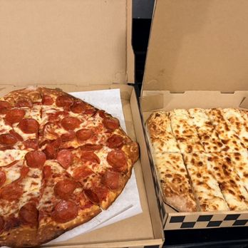 Pizza House - Large 1 topping and a side of garlic/cheese bread. - Pizza Near Me - Sacramento, California Pizza House - Large 1 topping and a side of garlic/cheese bread. - Pizza Near Me - Sacramento, California