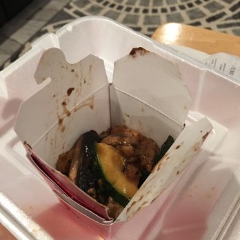 Panda Express - This was how they portioned one of my entrees....  it's barely even half full! - Chinese Near Me - Lodi, California