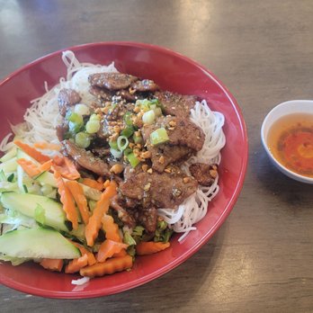 Song long - Lemongrass beef over vermicelli noodles - Vietnamese Near Me - Fayetteville, North Carolina Song long - Lemongrass beef over vermicelli noodles - Vietnamese Near Me - Fayetteville, North Carolina