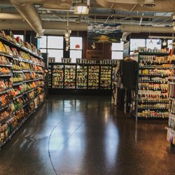 MOM's Organic Market