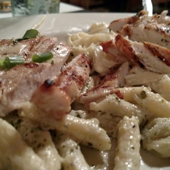 Spaghetti Warehouse - Syracuse - Italian combo. Alfredo and pesto with grilled chicken. Was cold and not much flavour. - Italian Near Me - Syracuse, New York Spaghetti Warehouse - Syracuse - Italian combo. Alfredo and pesto with grilled chicken. Was cold and not much flavour. - Italian Near Me - Syracuse, New York