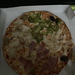 Tangente Pizzeria - So lecker sieht eine Quadro Stagioni aus :-)
