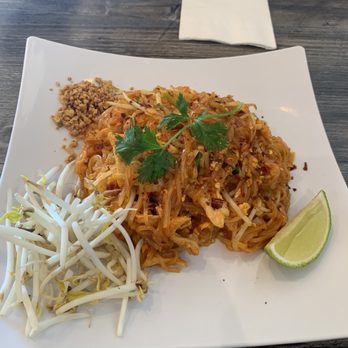 Thai Ladle - Chicken Pad Thai - Thai Near Me - Poway, California Thai Ladle - Chicken Pad Thai - Thai Near Me - Poway, California