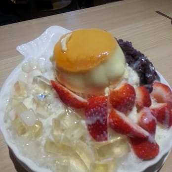 MonGa Cafe - Shaved ice with flan, ai yu jelly, sweet red bean, tang yuan and seasonal fruit. - Taiwanese Near Me - Bellevue, Washington