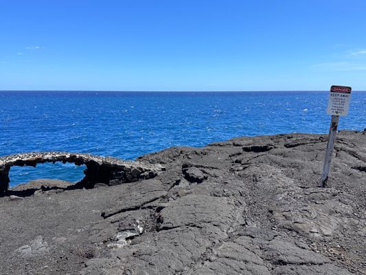 Hōlei Sea Arch by null