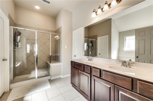 Bathroom Cleaning - Highly Professional Cleaners to make your bathroom sparkle & shine!