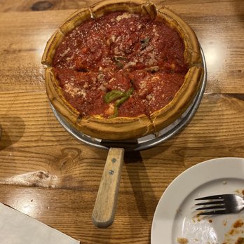 Giordano's - Chicago Classic - Pizza Near Me - Chicago, Illinois Giordano's - Chicago Classic - Pizza Near Me - Chicago, Illinois