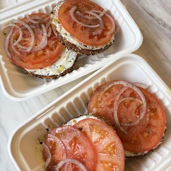 Apollo Bagels - everything bagel with tomato, onion - Bagels Near Me - New York, New York Apollo Bagels - everything bagel with tomato, onion - Bagels Near Me - New York, New York