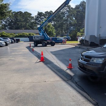 Hampton Inn New Bern - Blocked off parking spaces 24/7 - Hotels Near Me - New Bern, North Carolina