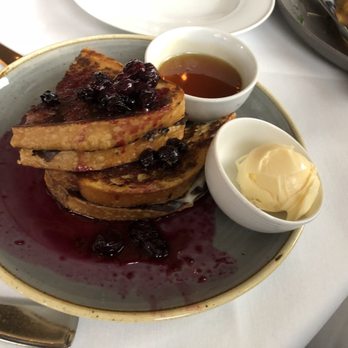Crossroads Kitchen - French toast with blueberries and almond mascarpone - Vegan Near Me - Los Angeles, California Crossroads Kitchen - French toast with blueberries and almond mascarpone - Vegan Near Me - Los Angeles, California