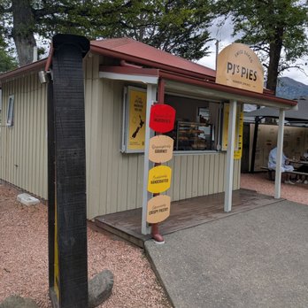 PJ’s Chalet - Burgers Near Me - Hanmer Springs, CAN