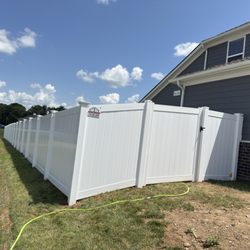 Master Fence - Vinyl privacy fence