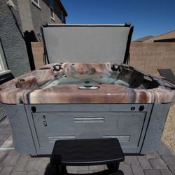 Hot Tub Liquidators - Our brand new hot tub!