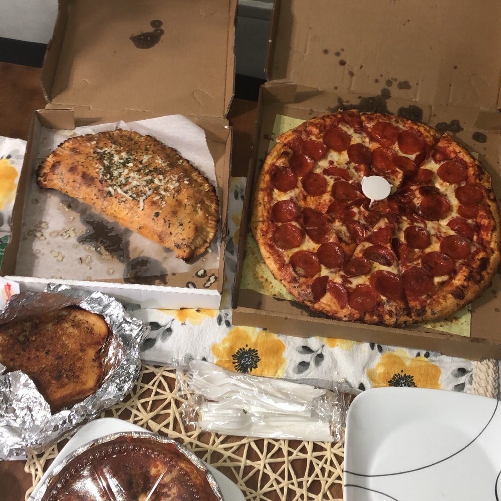 Carlo's Pizza House - Pizza, calzone, ravioli - Pizza Near Me - Downey, California Carlo's Pizza House - Pizza, calzone, ravioli - Pizza Near Me - Downey, California
