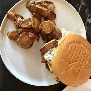 Vintage Wine Bar - Brunch burger - Wine Bars Near Me - Tulsa, Oklahoma Vintage Wine Bar - Brunch burger - Wine Bars Near Me - Tulsa, Oklahoma