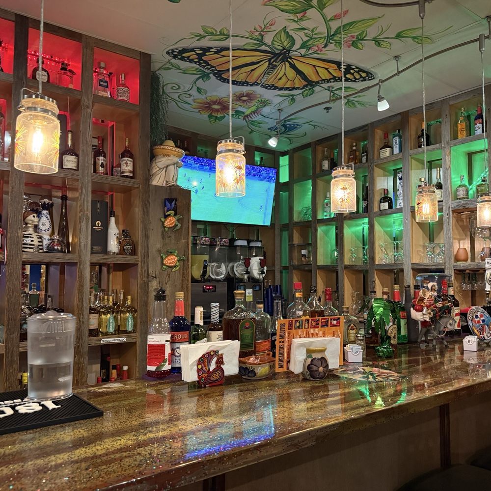 Eddie's Rey de la Birria - Bar - Mexican Near Me - Rochester, Minnesota