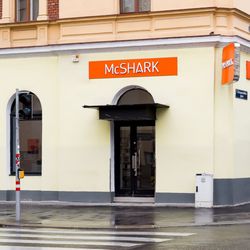 McSHARK - Store von außen
