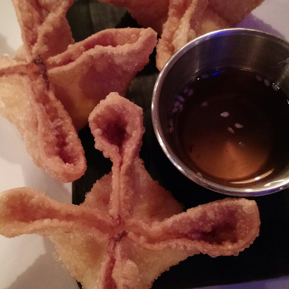 AppeThai - crab rangoon w/ dipping sauce - Thai Near Me - Brown Deer, Wisconsin