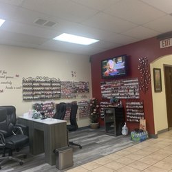 D Q Nails