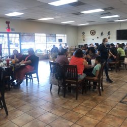 Restaurant Y Panaderia Latina - Sunday afternoon