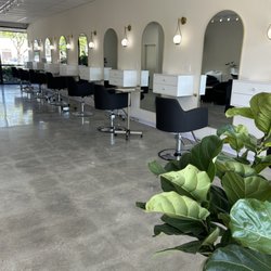 Hendrix and Hue Salon - The salon