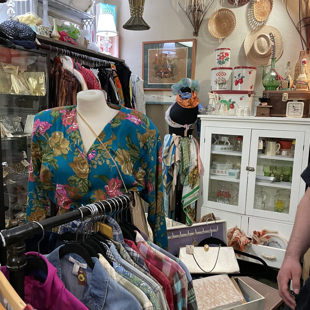 Treasure Hunters - Themed rooms - Antiques Near Me - Turlock, California Treasure Hunters - Themed rooms - Antiques Near Me - Turlock, California