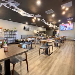Hwan Yeong Korean Kitchen & Boba Tea - Dining area