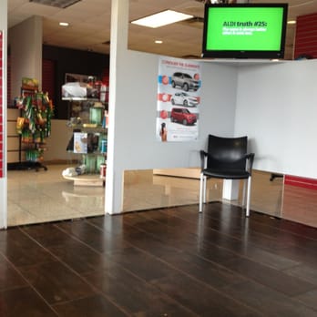 Fredy Kia - Service waiting area - Auto Repair Near Me - Houston, Texas Fredy Kia - Service waiting area - Auto Repair Near Me - Houston, Texas