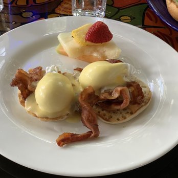 Blue Heaven - Regular Eggs Benedict with Bacon - Breakfast & Brunch Near Me - Key West, Florida Blue Heaven - Regular Eggs Benedict with Bacon - Breakfast & Brunch Near Me - Key West, Florida