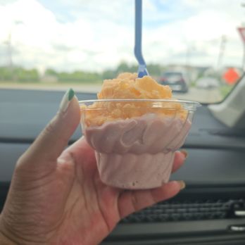 Handel's Homemade Ice Cream - Red Raspberry and Orange sherbet - Ice Cream & Frozen Yogurt Near Me - Carmel, Indiana