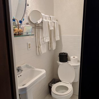 Park Plaza Hotel - Small bathrooms but function as needed - Hotels Near Me - Winter Park, Florida