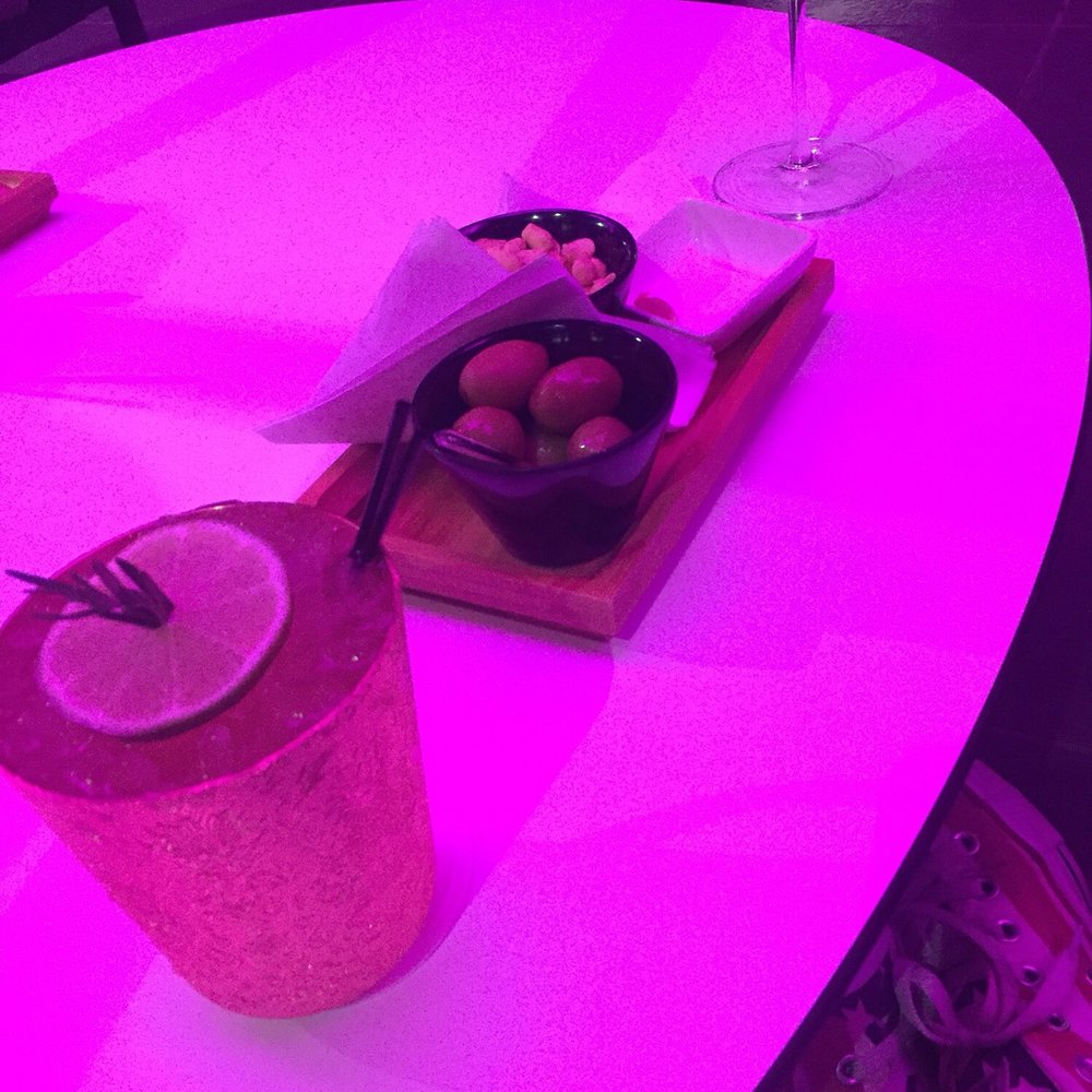 Skyline Rooftop Bar - Served with olives and nuts - Cocktail Bars Near Me - Venezia, VE