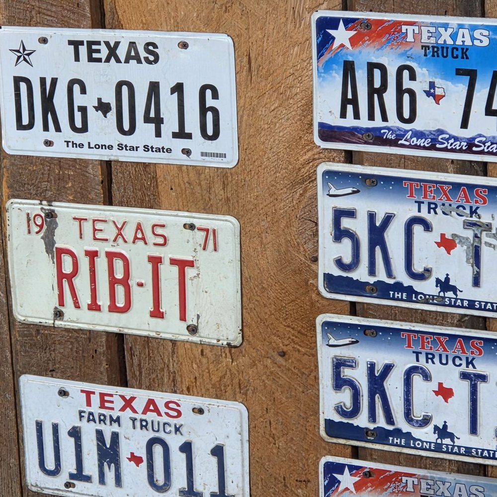 Hog Wild Bar-B-Que - They have Texas plates under the register! - Barbeque Near Me - Placerville, California Hog Wild Bar-B-Que - They have Texas plates under the register! - Barbeque Near Me - Placerville, California
