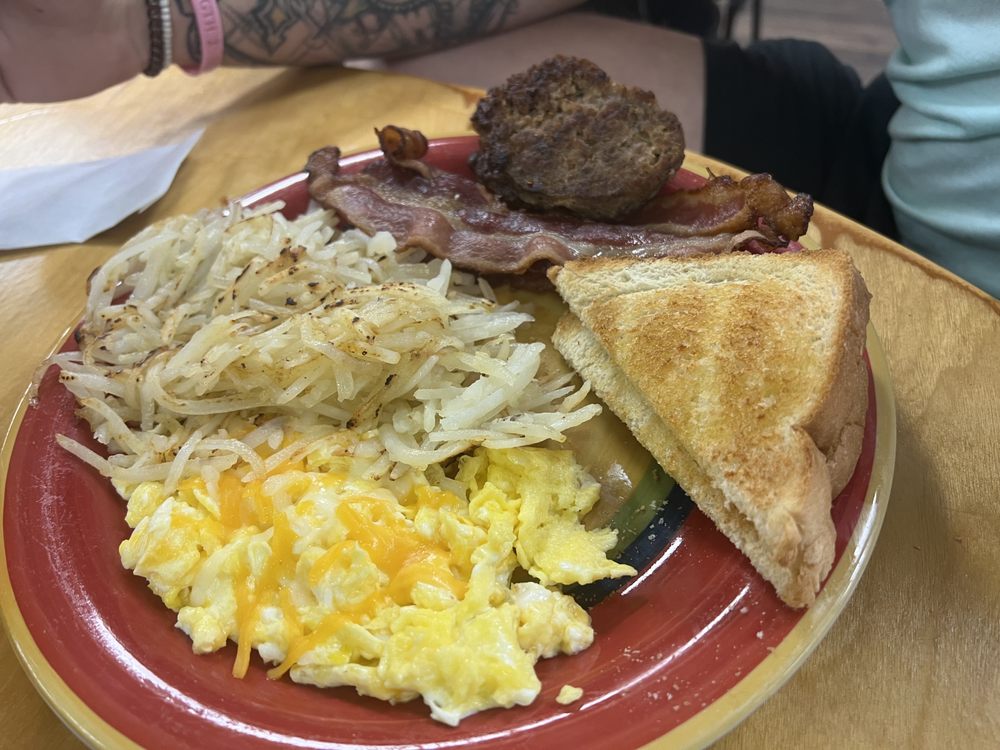 COOPS ON MAIN Updated September 2024 106 S Main St, Boaz, Alabama