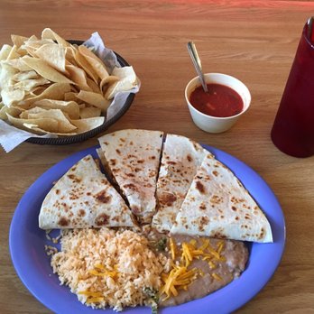 Eduardo's Mexican Restaurant - Chicken Quesadillas, Rice, Refried Beans and Iced Tea. - Mexican Near Me - Stafford, Texas Eduardo's Mexican Restaurant - Chicken Quesadillas, Rice, Refried Beans and Iced Tea. - Mexican Near Me - Stafford, Texas