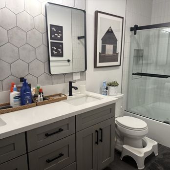Remodelacion Gomez - Second full bathroom - Painters Near Me - Lake Forest, California Remodelacion Gomez - Second full bathroom - Painters Near Me - Lake Forest, California