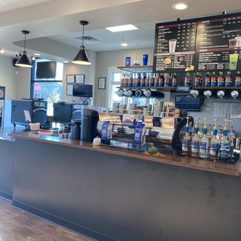 Aroma Joe’s - Section wherethey make the drinks - Coffee & Tea Near Me - Mansfield, Massachusetts