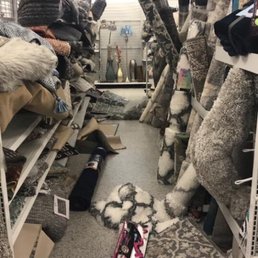 One of the impassable isles, hardly able to navigate anywhere... the store is just a mess, no one seems to care about anything there. One of the impassable isles, hardly able to navigate anywhere... the store is just a mess, no one seems to care about anything there.