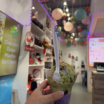 Gator Ice Cream - Desserts Near Me - Jacksonville Beach, Florida