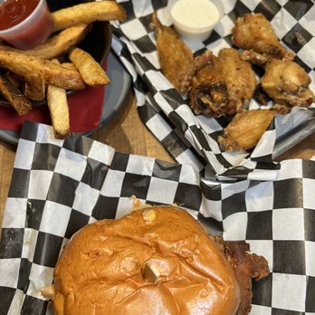 Rear End Gastropub & Garage - Fries and wings and chicken sandwich - Gastropubs Near Me - Pittsburgh, Pennsylvania Rear End Gastropub & Garage - Fries and wings and chicken sandwich - Gastropubs Near Me - Pittsburgh, Pennsylvania