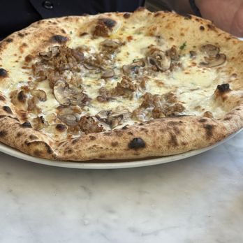 Settecento - Funghi Salcicca - Italian Near Me - Los Angeles, California Settecento - Funghi Salcicca - Italian Near Me - Los Angeles, California