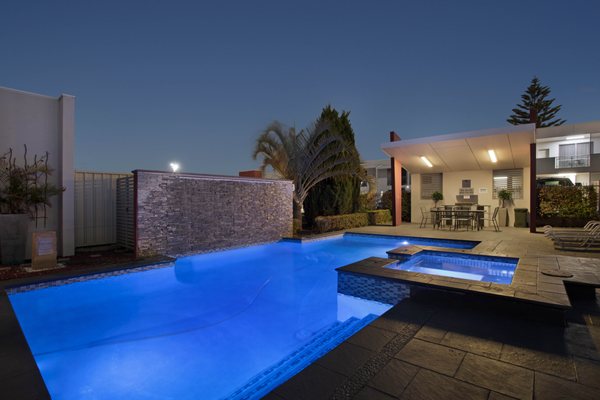 Platinum International by null