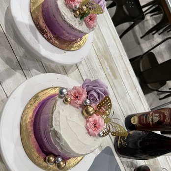 Cake & Sip Atlanta - two wedding cakes on a table - Do-It-Yourself Food Near Me