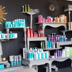 Insignia Salon - Love this display!