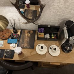 Wheatsheaf Hotel - Tea and coffee in the room