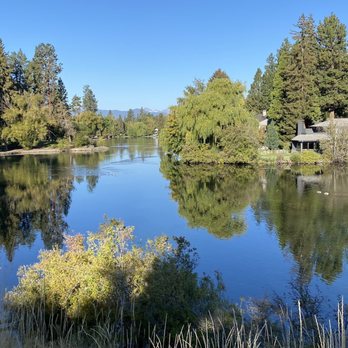 Drake Park and Mirror Pond - Parks Near Me - Bend, Oregon