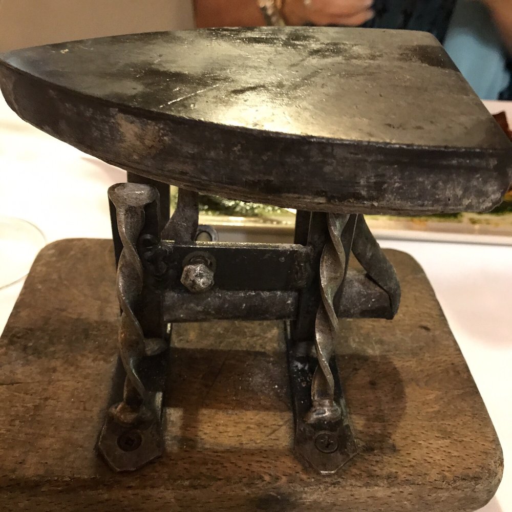 El Rincón del Vino - The steak is cooked one way if you want it cooked more a hot "plancha" is given to you to cook at the table - Spanish Near Me - Logroño, LO